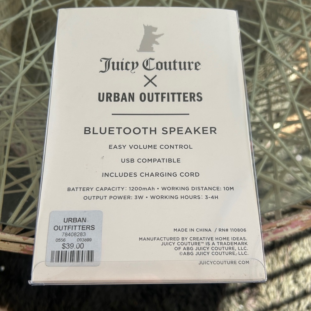 Juicy Couture x Urban Outfitters Pink Dog Bluetooth Speaker - Picture 9 of 13